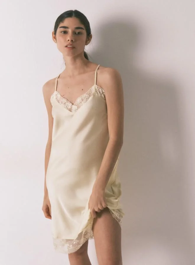 women'secret Yellow satin and lace short nightgown
